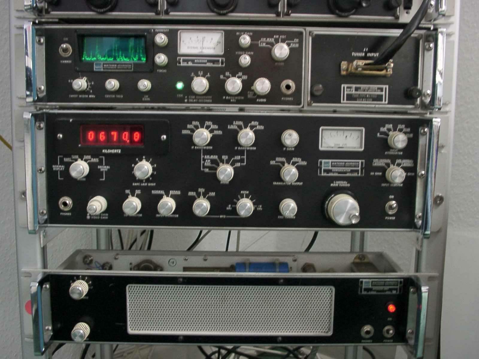 Watkins-Johnson WJ-566